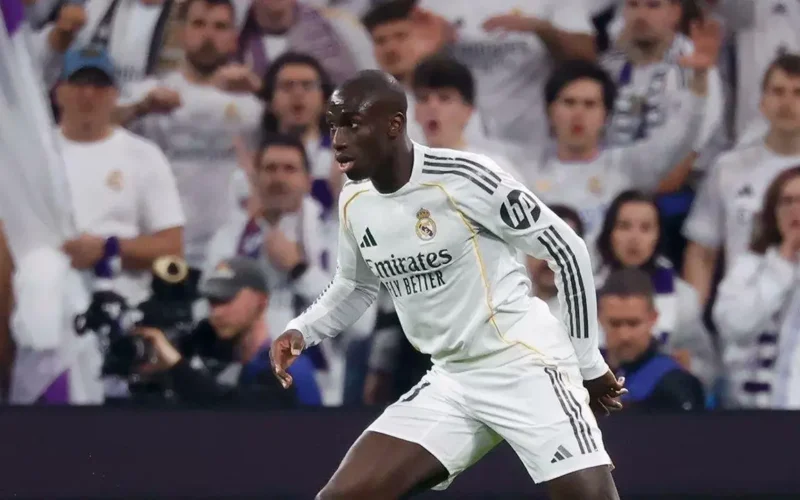 ريال مدريد يحدد طبيعة إصابة فيرلاند ميندي قبل مواجهة إلتشي القادمة